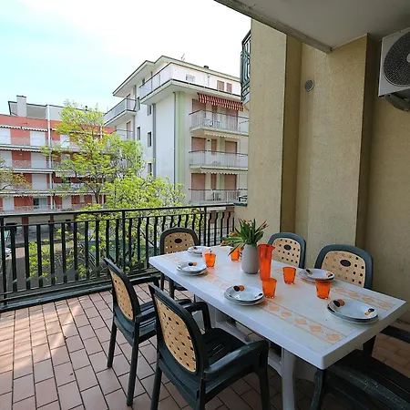 Bilocale Con Grande Terrazza Piazza Aurora * Lido di Jesolo