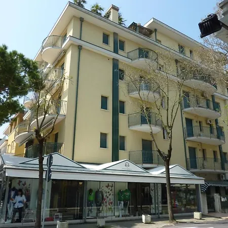 Bilocale Con Grande Terrazza Piazza Aurora *