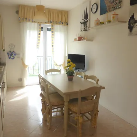 Apartament Bilocale Con Grande Terrazza Piazza Aurora